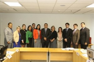 Os membros da Comissão Nacional da Diversidade Sexual da OAB com o presidente Nacional da OAB, Marcus Vinicius Furtado Coêlho