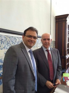 Marcus Vinicius Furtado Coêlho, presidente do CFOAB, com o português JJ Canotilho (Foto: Arquivo OAB)