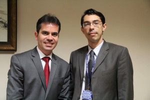 Andrey Cavalcante com o gerente jurídico da CEF, Mario Peixoto