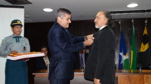 Presidente do TJ-RO, desembargador Sansão Saldanha, foi um dos 59 agraciados com a medalha